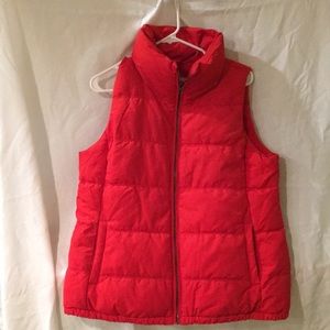 Red puffer vest Women’s large